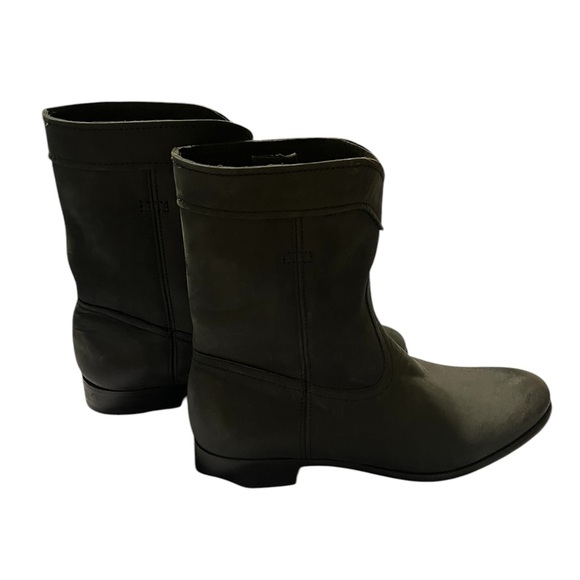 Frye women’s Anna short black boot - Picture 3 of 5